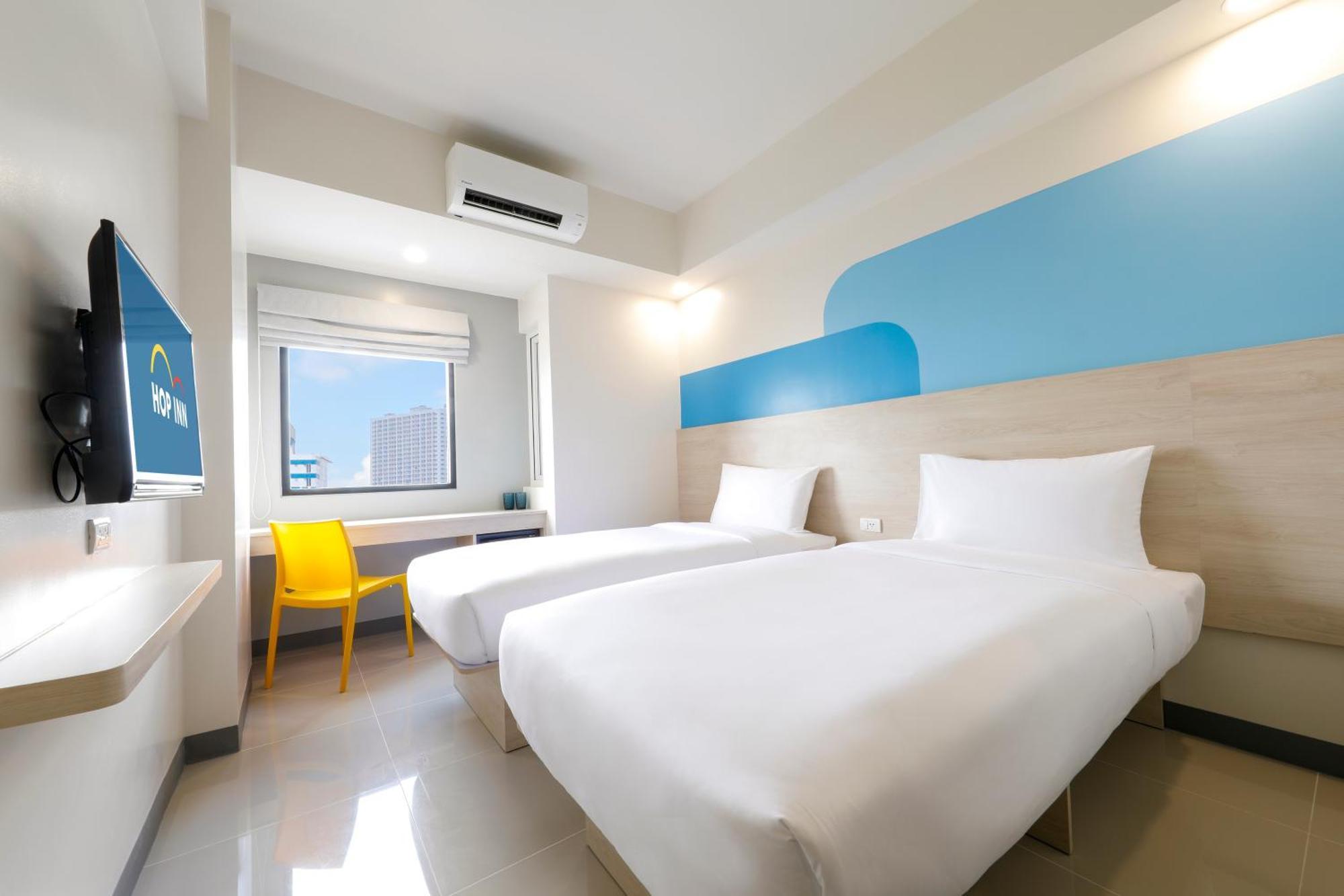 Hop Inn Hotel Iloilo Esterno foto