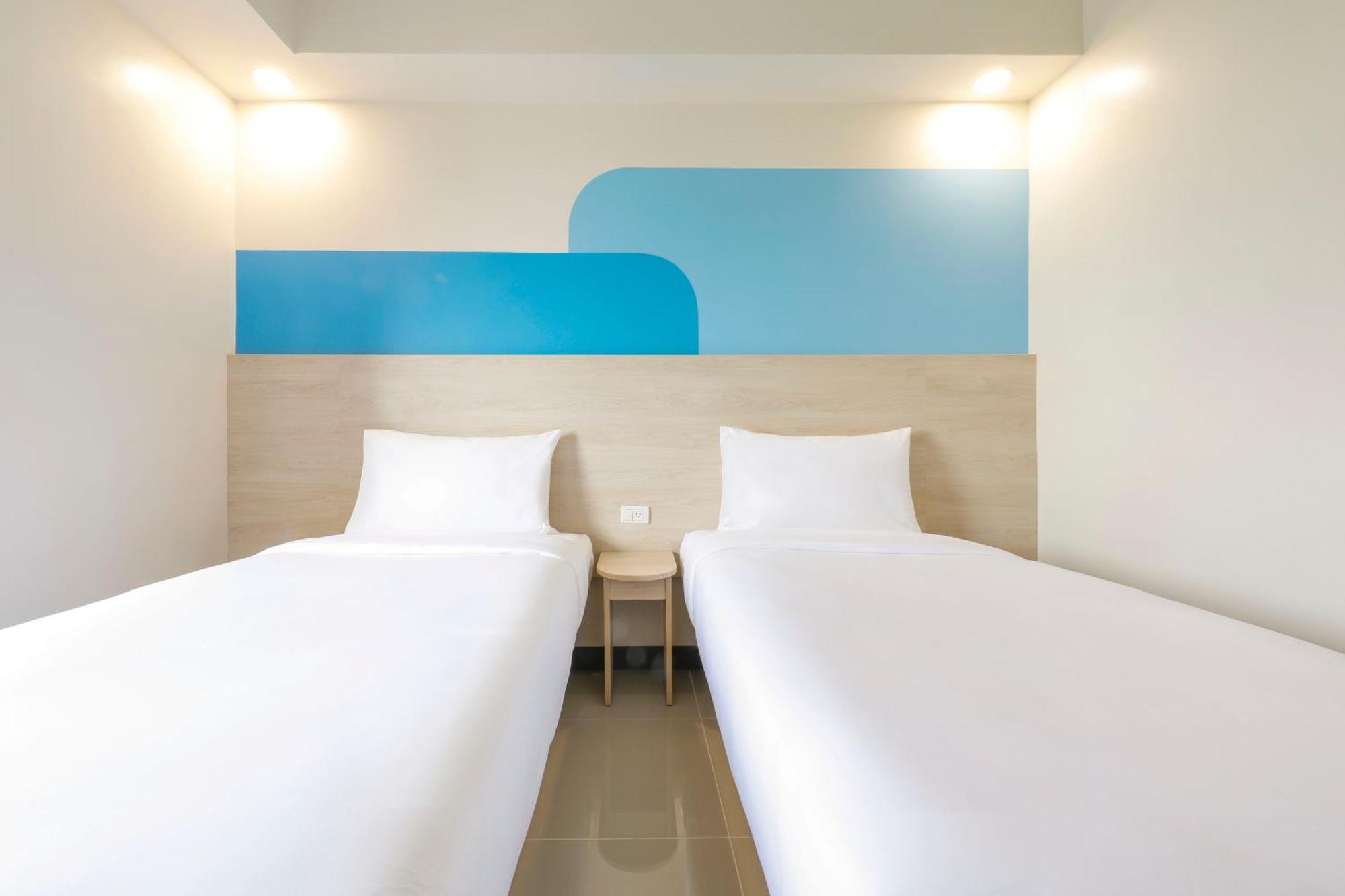 Hop Inn Hotel Iloilo Esterno foto