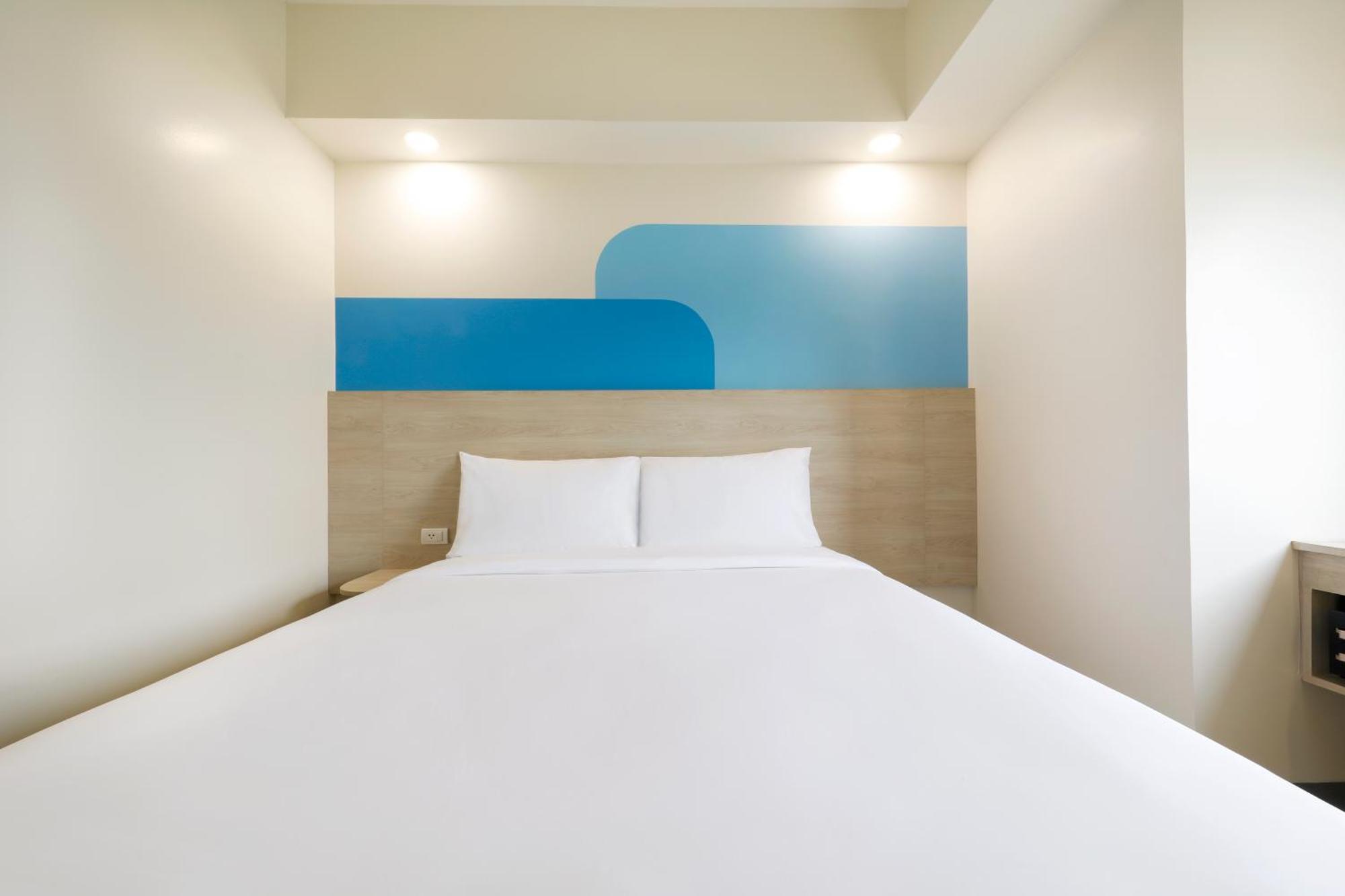 Hop Inn Hotel Iloilo Esterno foto